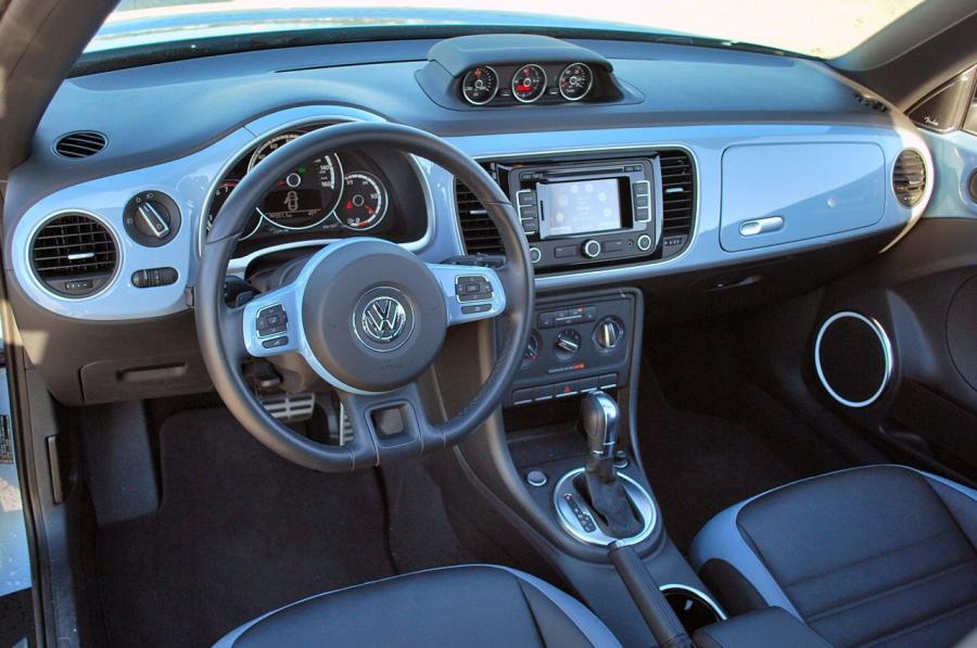  Volkswagen Beetle Turbo Cabriolet 2013 года  (фото 22 из 40)